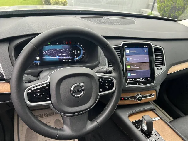 2023 Volvo XC90 Plus - Photo 17