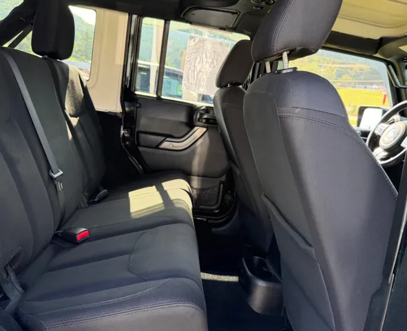 2018 Jeep Wrangler JK Unlimited Sport S - Photo 9
