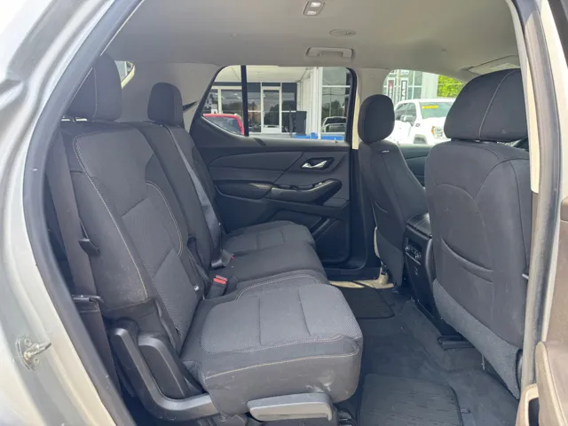 2019 Chevrolet Traverse LS - Photo 11