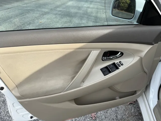 2007 Toyota Camry LE - Photo 10
