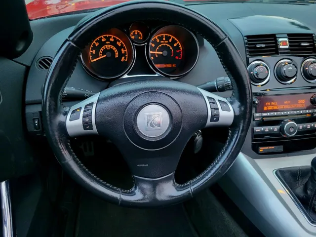 2007 Saturn Sky Roadster - Photo 13