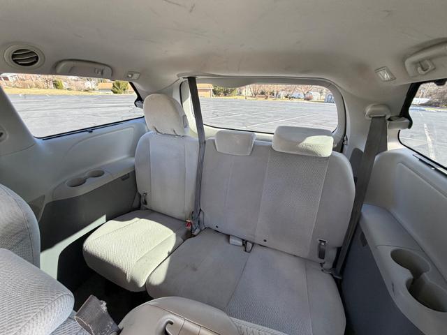 2011 Toyota Sienna LE 8-Pass V6
