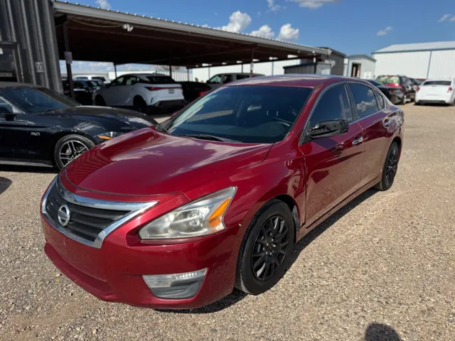 2015 Nissan Altima S's photo