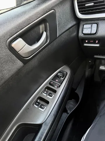 2020 Kia Optima LX - Photo 10