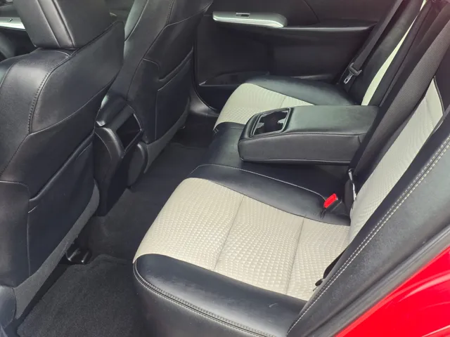 2013 Toyota Camry SE - Photo 8