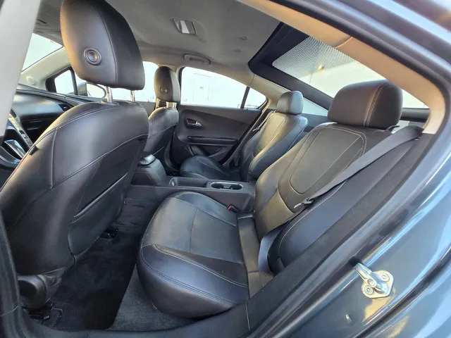 2011 Chevrolet Volt Base - Photo 25