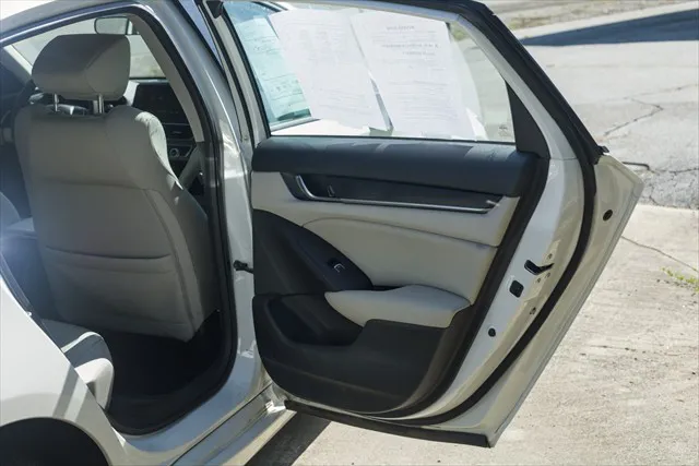 2019 Honda Accord LX - Photo 14
