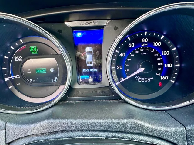 2015 Hyundai Sonata Hybrid Base - Photo 29