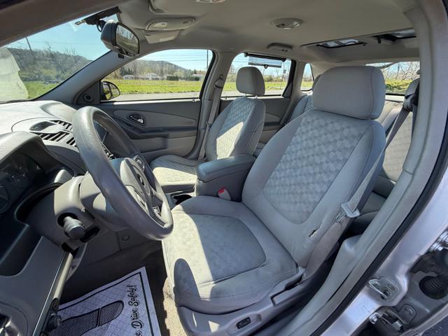 2004 Chevrolet Malibu MAXX LS