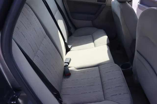 2010 Ford Focus SE - Photo 27