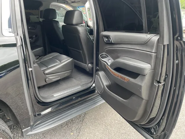 2019 Chevrolet Suburban LT photo 22