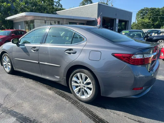 2013 Lexus ES 300h - Photo 4