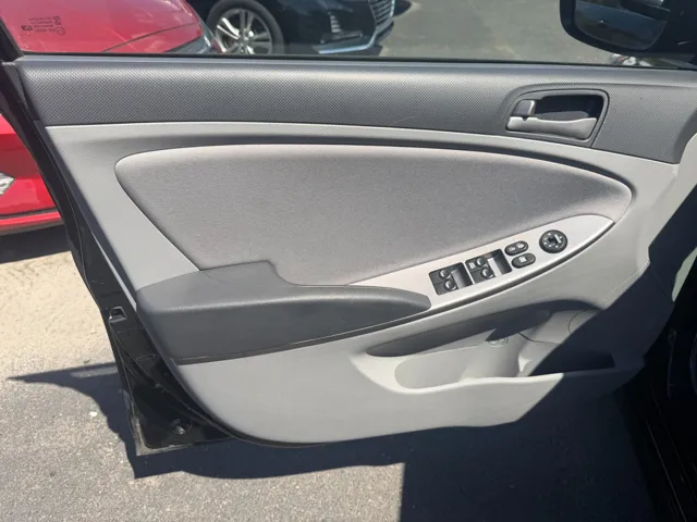 2017 Hyundai Accent 7