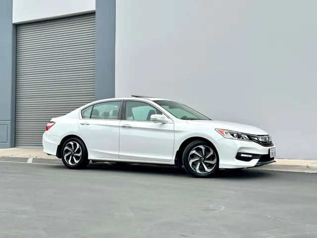 2017 Honda Accord EX - Photo 6