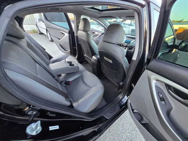 2012 Hyundai Elantra Limited - Photo 28