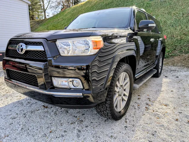 2011 Toyota 4Runner Limited 4WD V6 photo 3