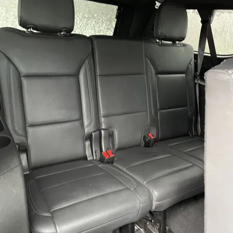 2021 Chevrolet Suburban LT - Photo 19