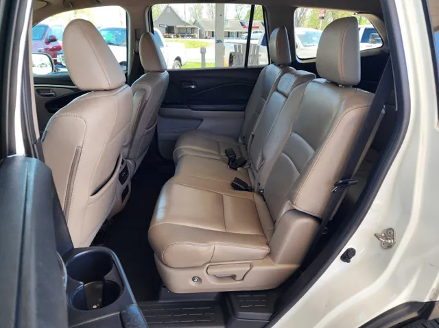 2017 Honda Pilot EX-L - Photo 13