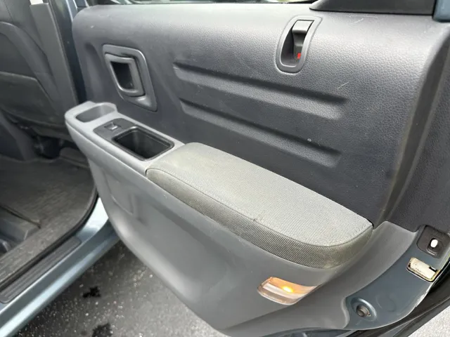 2006 Honda Ridgeline RT photo 9