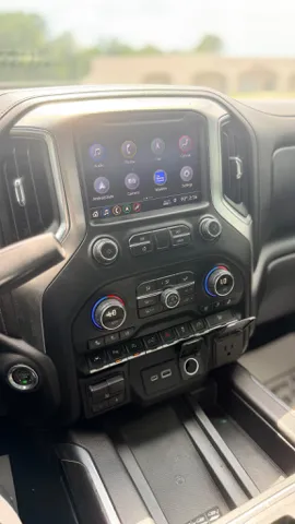 2019 Chevrolet Silverado 1500 LTZ - Photo 10