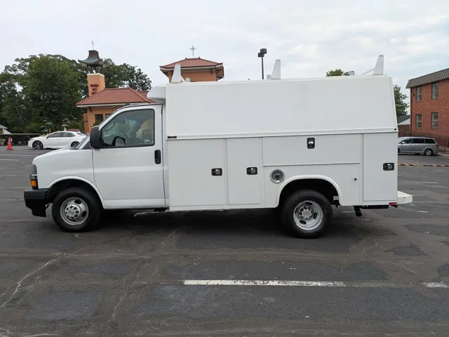 2020 Chevrolet Express Cutaway