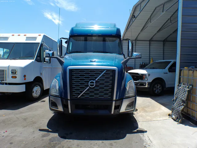 2023 Volvo VN