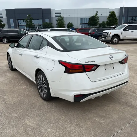 2024 Nissan Altima SV - Photo 8