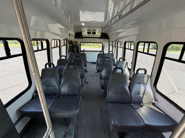 2013 Ford Econoline E450 Shuttle Bus
