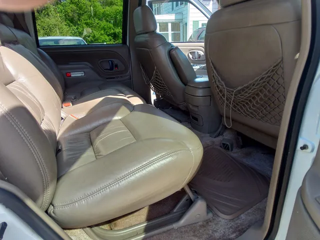 1998 Chevrolet Tahoe LS - Photo 17