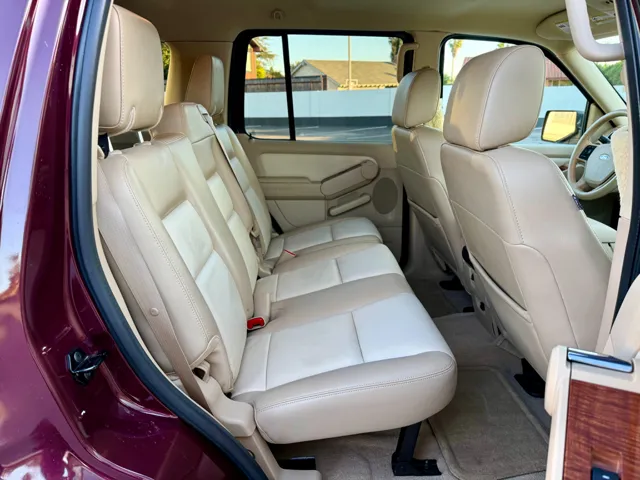 2006 Ford Explorer Eddie Bauer - Photo 19