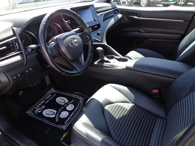 2021 Toyota Camry SE - Photo 10