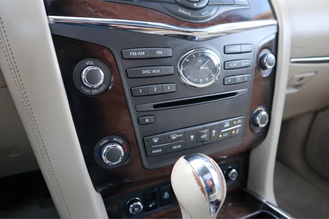 2014 Infiniti QX80 photo 20