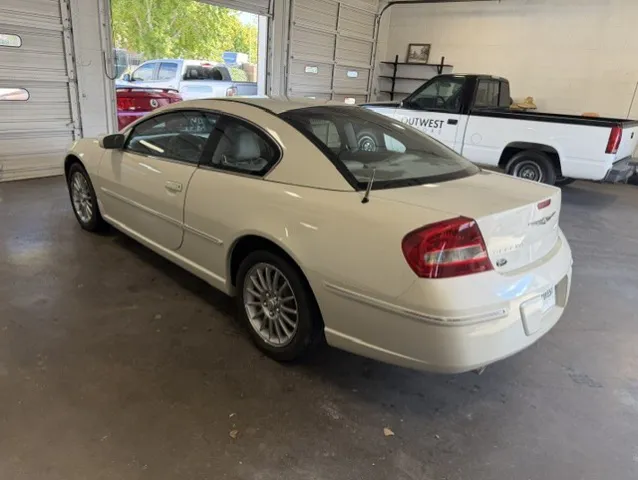 2005 Chrysler Sebring Limited - Photo 9