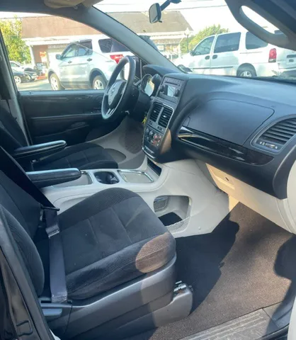 2012 Dodge Grand Caravan SXT - Photo 6