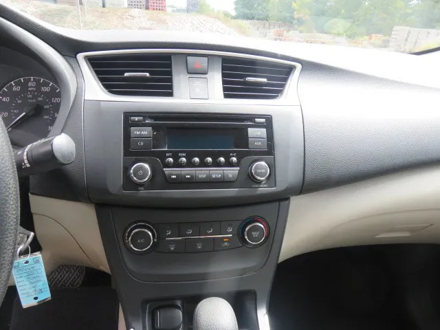 2017 Nissan Sentra photo 15
