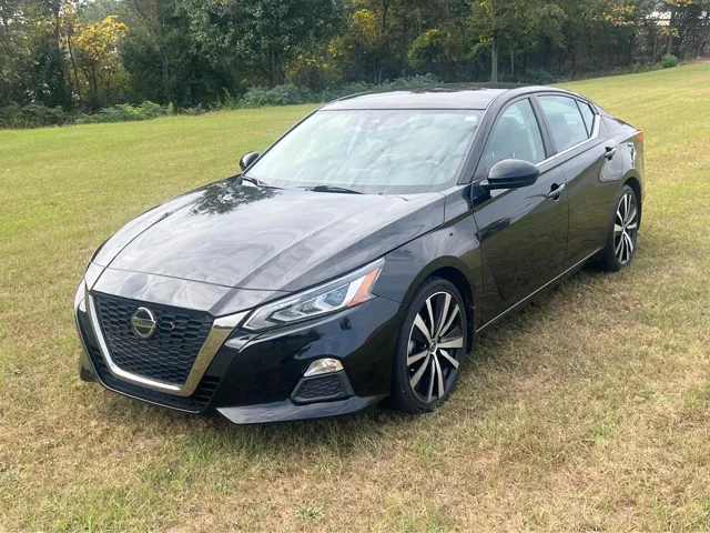 2022 Nissan Altima SR