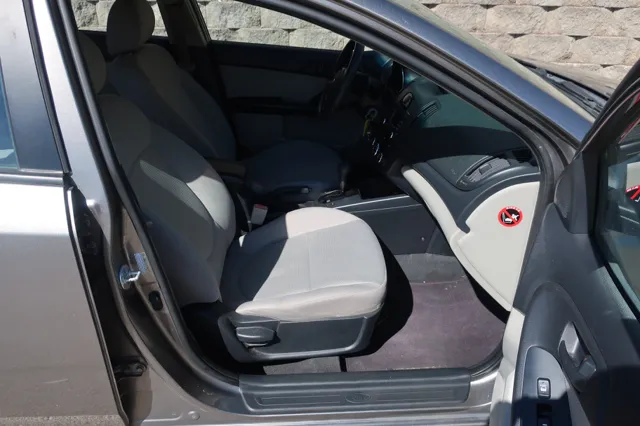 2010 Kia Forte EX - Photo 9