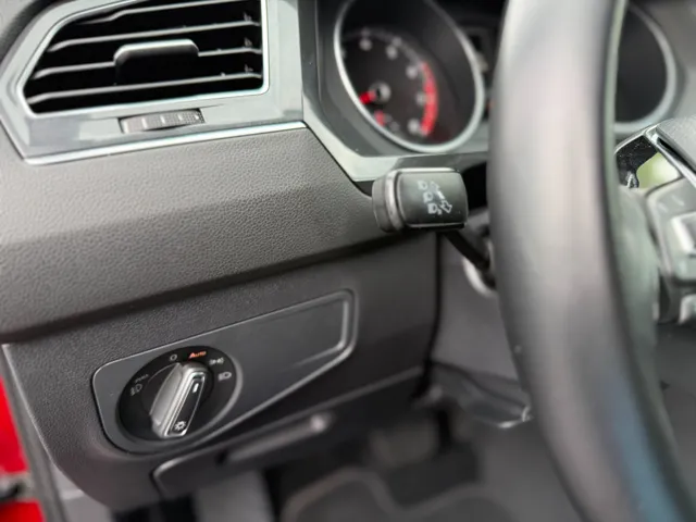 2018 Volkswagen Tiguan SE - Photo 39