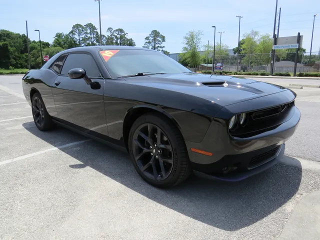 2019 Dodge Challenger SXT photo 2