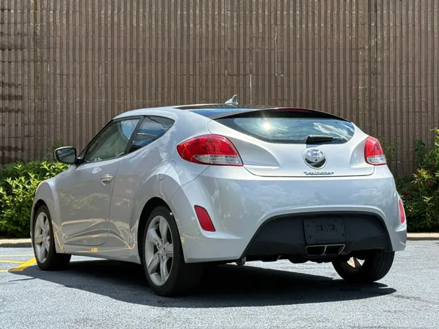 2015 Hyundai Veloster Base - Photo 8