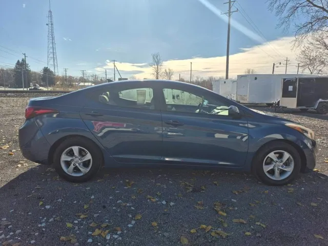 2014 Hyundai Elantra SE photo 3