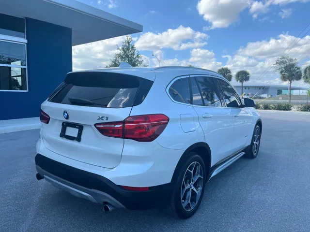 2017 BMW X1 28i - Photo 7