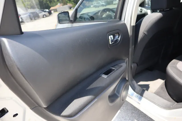 2012 Nissan Rogue SV - Photo 20
