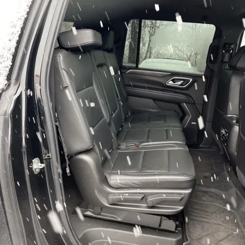 2021 Chevrolet Suburban LT - Photo 17