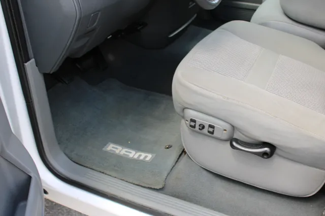 2007 Dodge Ram 2500 Pickup ST - Photo 16