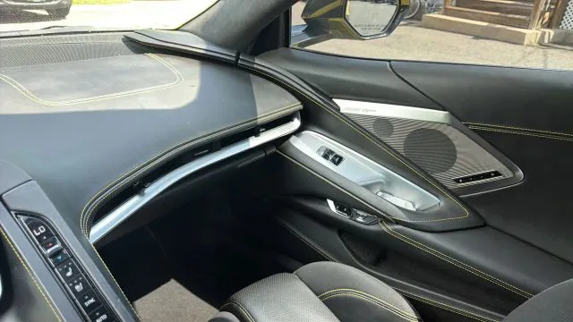 2021 Chevrolet Corvette 3LT - Photo 14
