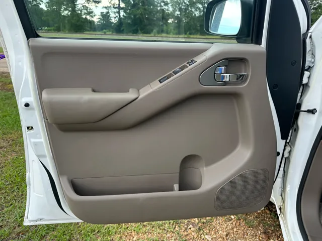 2012 Nissan Frontier SV - Photo 9