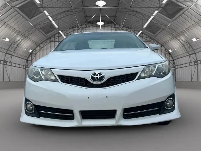 2014 Toyota Camry 2.5 Auto SE's photo