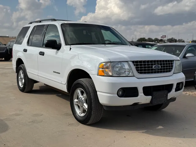 2004 Ford Explorer XLT's photo