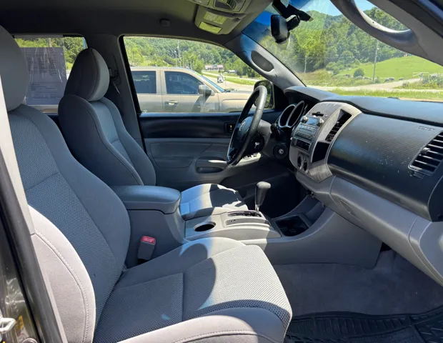 2011 Toyota Tacoma Base - Photo 10